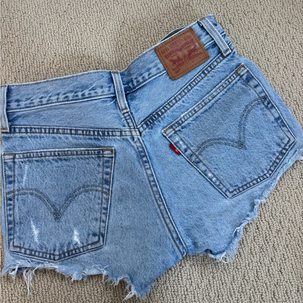 The perfect Levi’s jean shorts